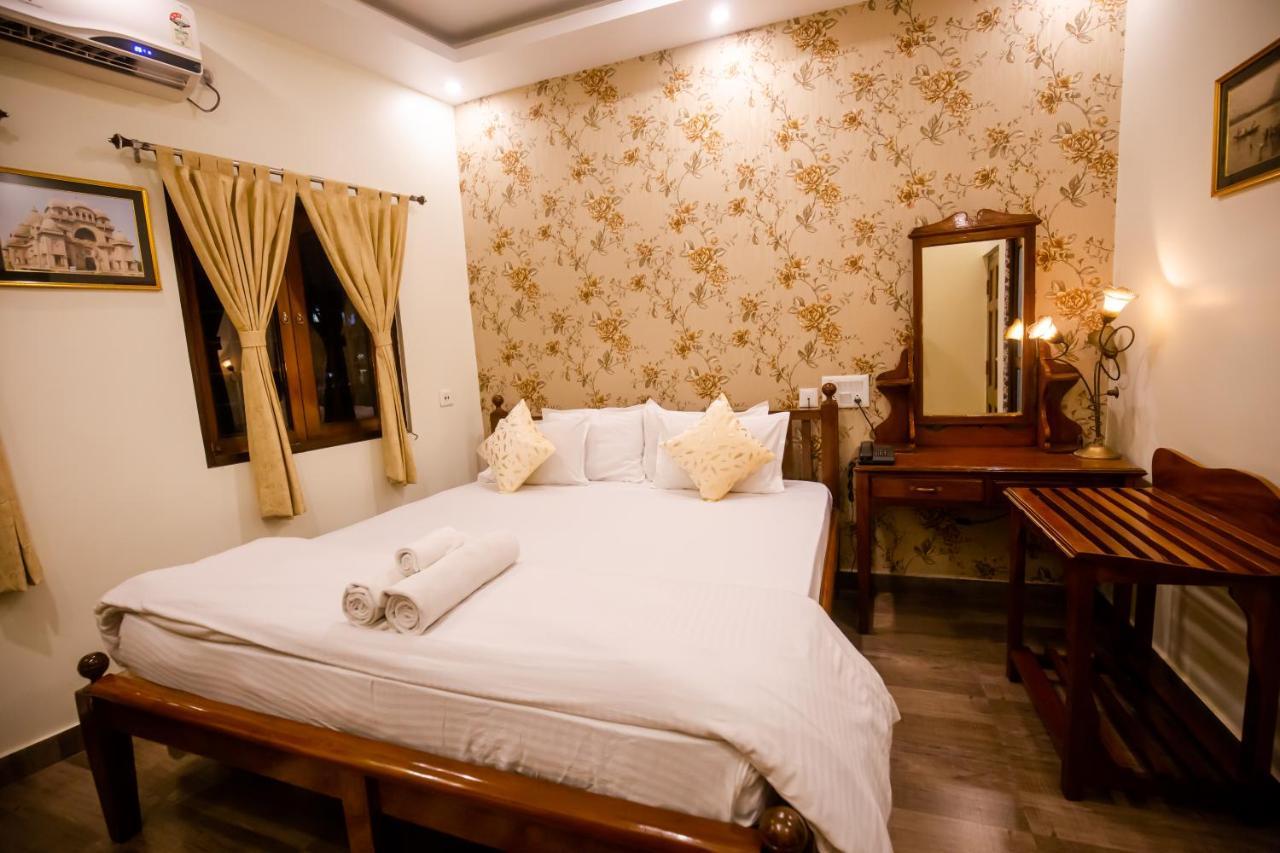 Cecil 3* Kolkata