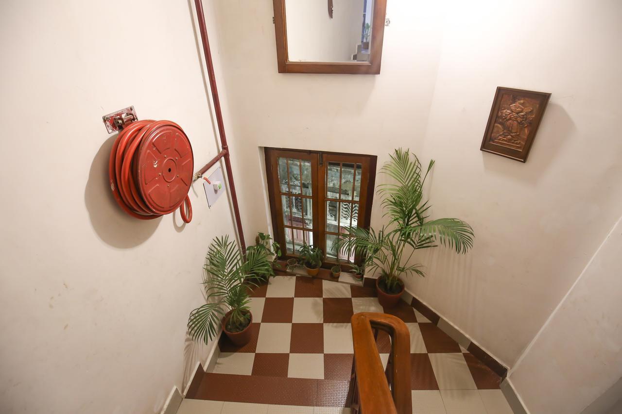 Cecil Hotel 3*