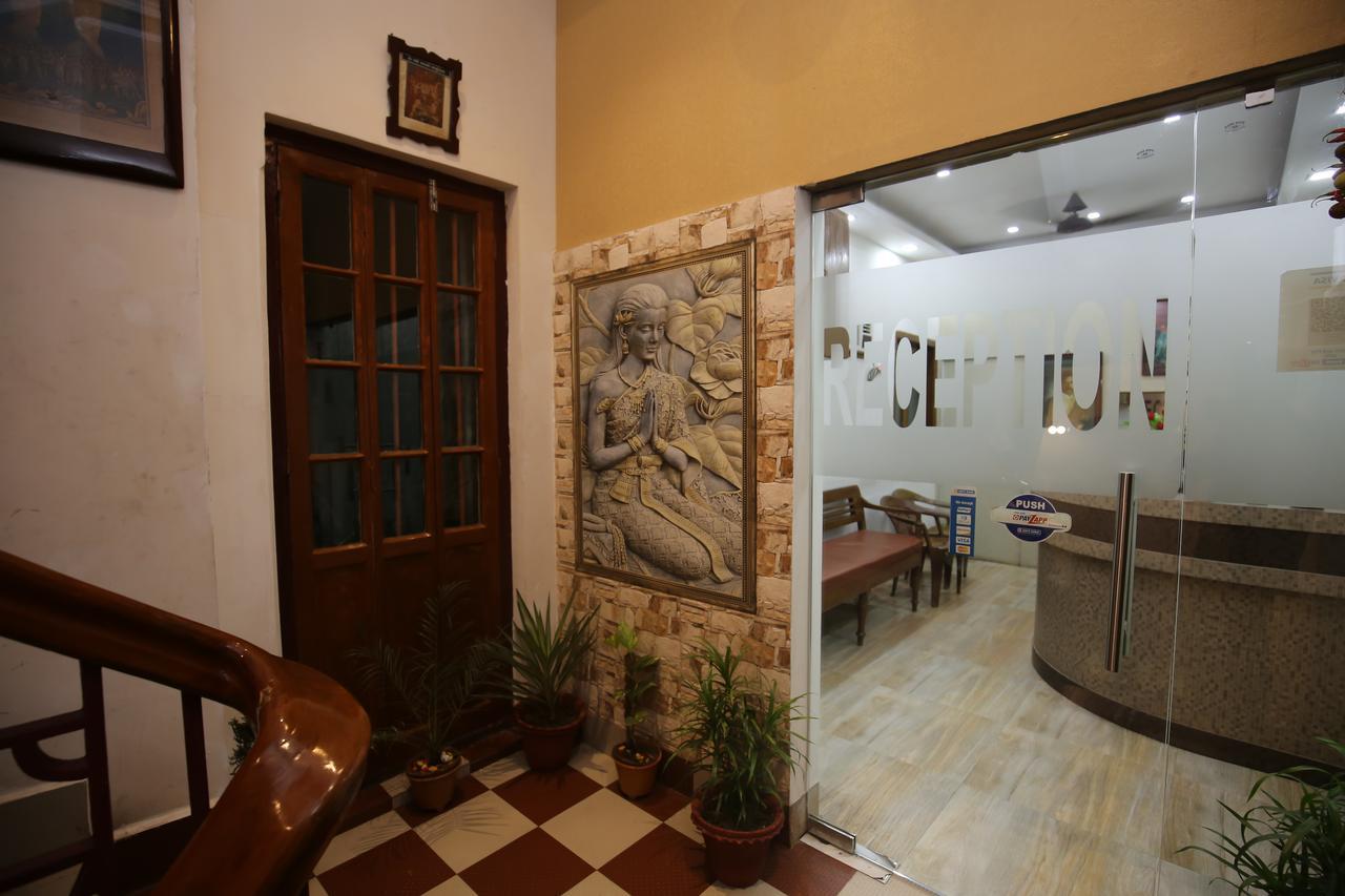 Cecil Hotel 3*